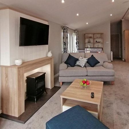 Fladbury The Springs Lakeside Holiday Park المظهر الخارجي الصورة