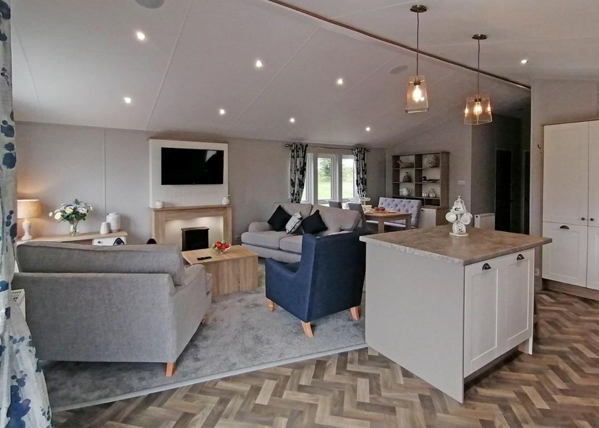Fladbury The Springs Lakeside Holiday Park المظهر الخارجي الصورة