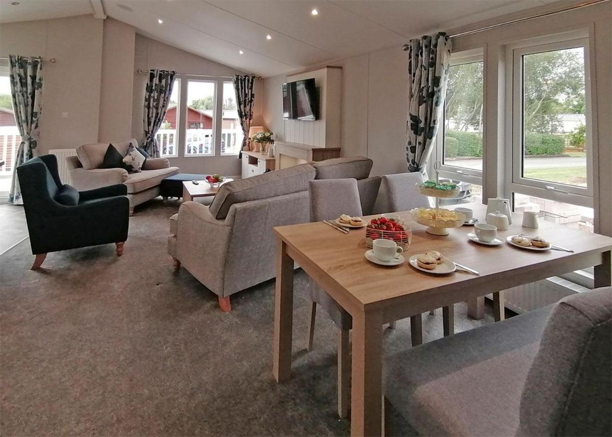 Fladbury The Springs Lakeside Holiday Park المظهر الخارجي الصورة