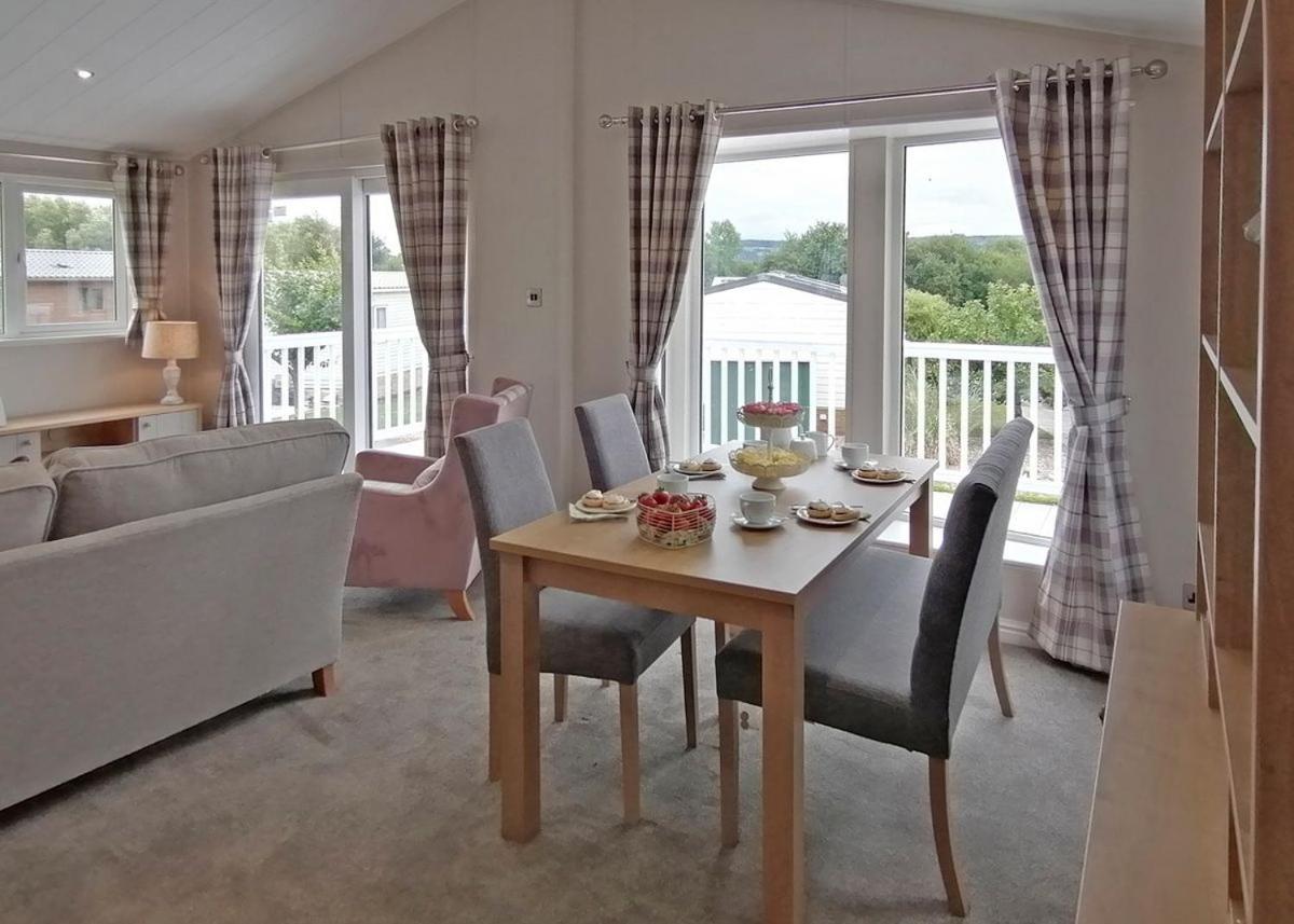 Fladbury The Springs Lakeside Holiday Park المظهر الخارجي الصورة