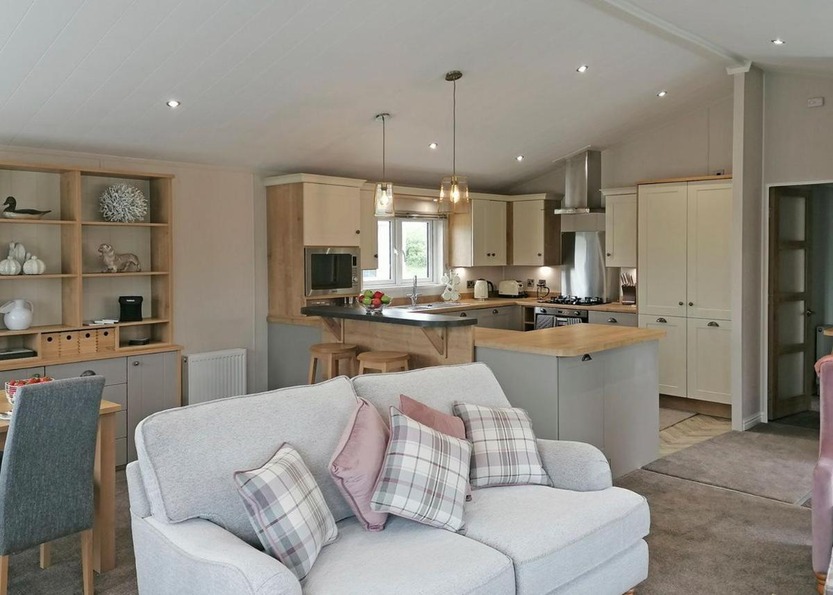 Fladbury The Springs Lakeside Holiday Park المظهر الخارجي الصورة