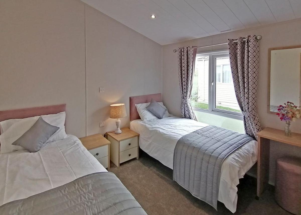 Fladbury The Springs Lakeside Holiday Park المظهر الخارجي الصورة
